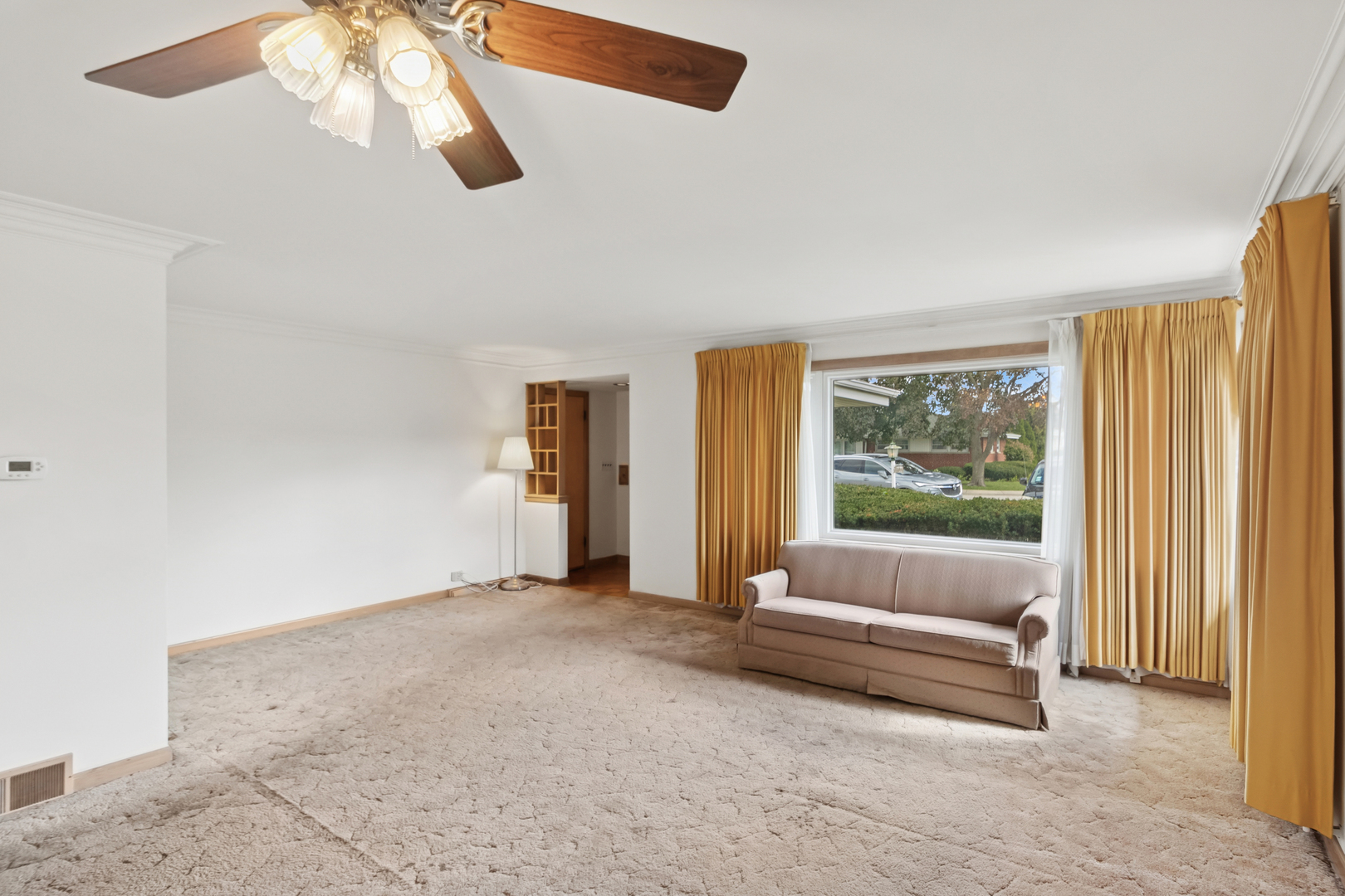 5704 N Ozark Avenue, Chicago, IL 60631