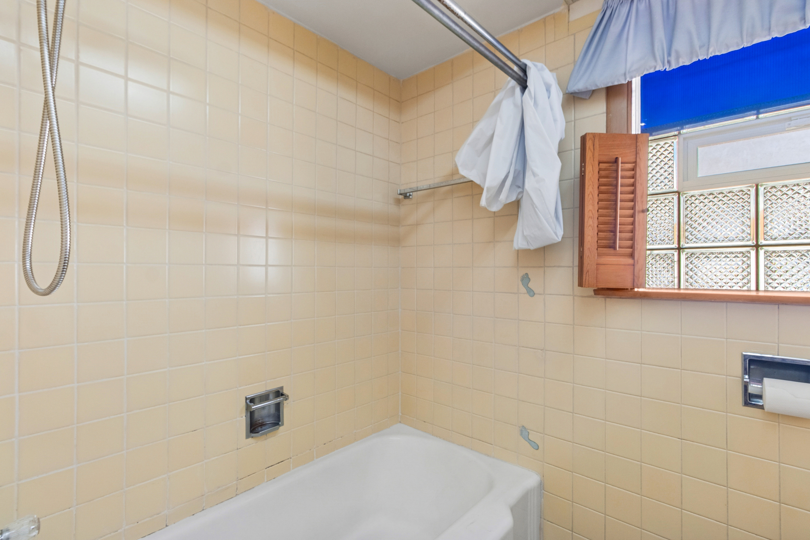 5704 N Ozark Avenue, Chicago, IL 60631