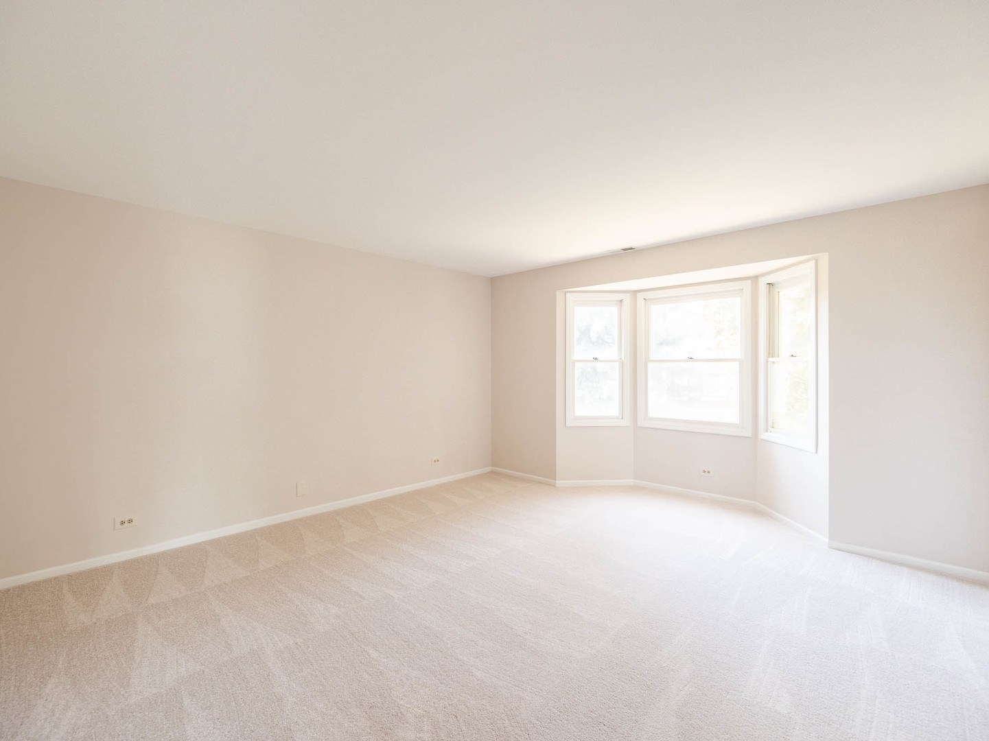 790 Daybreak Lane #21-7, Carol Stream, IL 60188