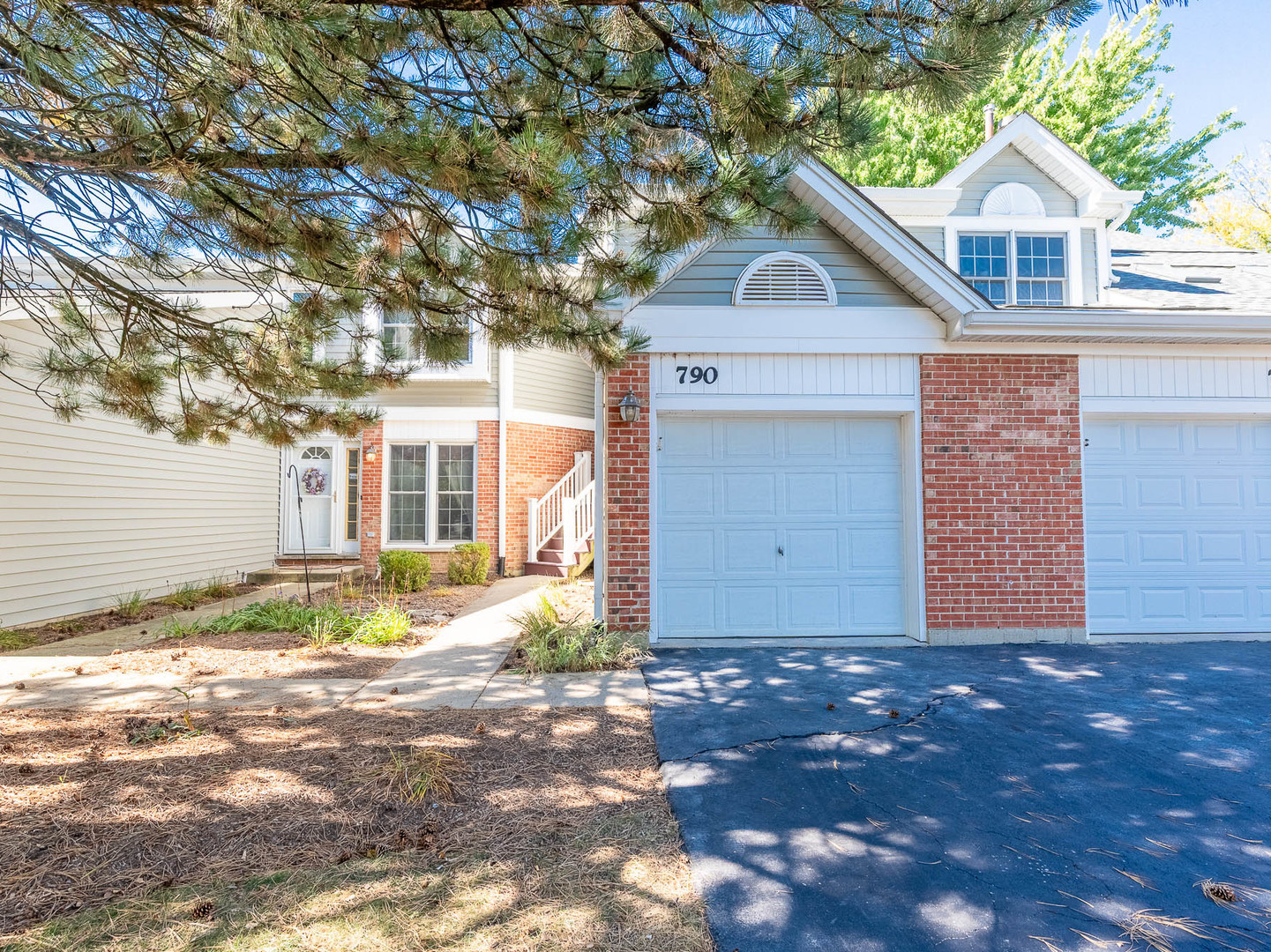 790 Daybreak Lane #21-7, Carol Stream, IL 60188