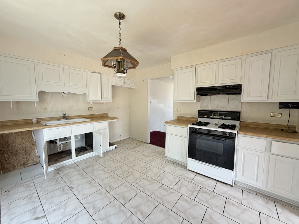 252 S Ellis Avenue, Glenwood, IL 60425