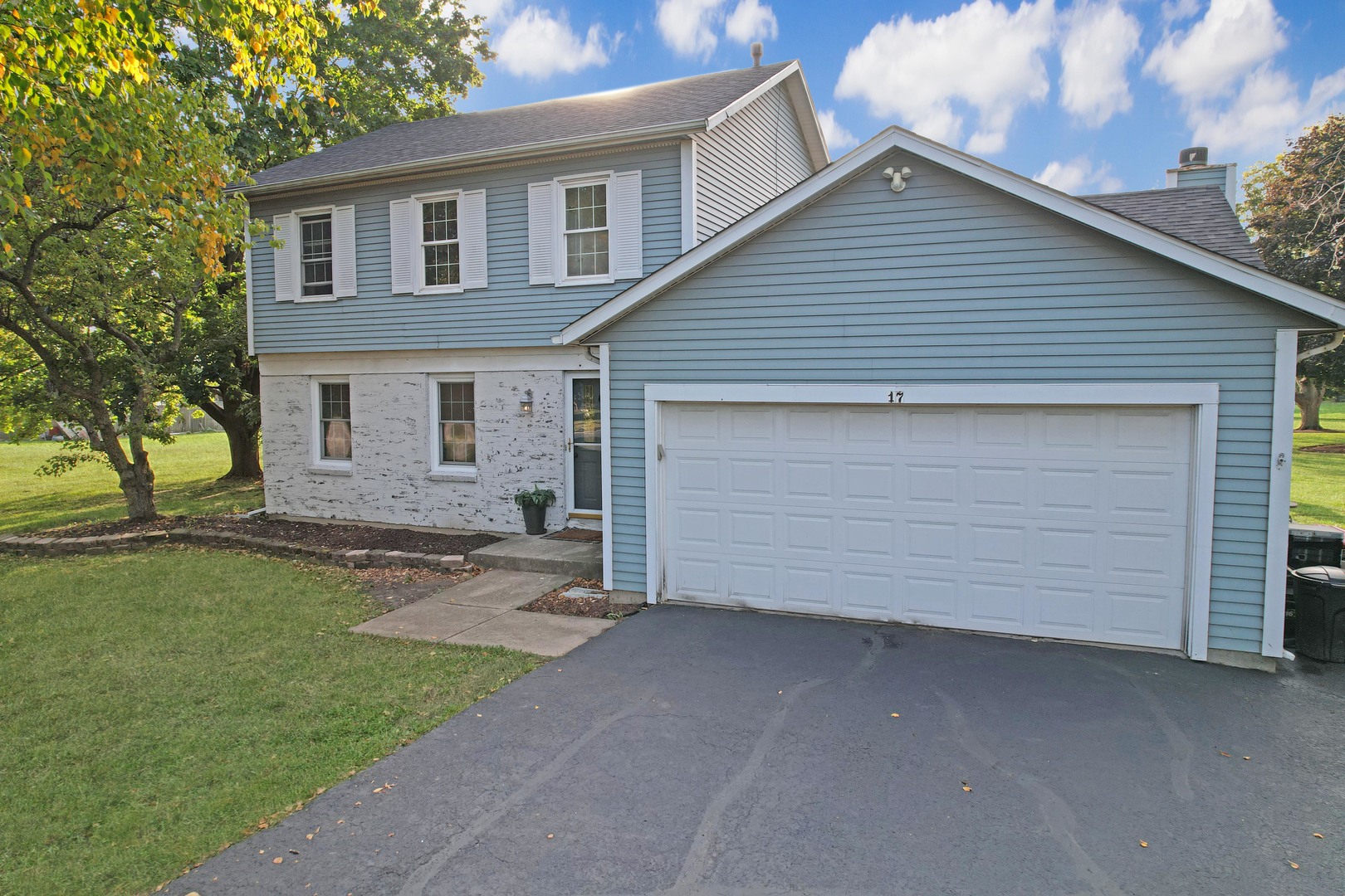 17 Basswood Court, Bristol, IL 60512