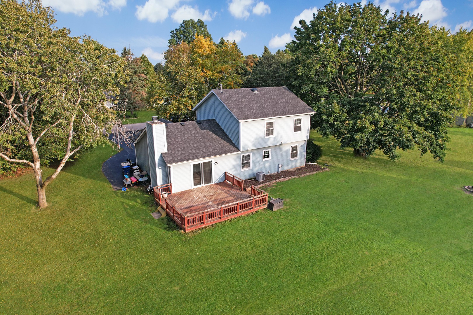 17 Basswood Court, Bristol, IL 60512