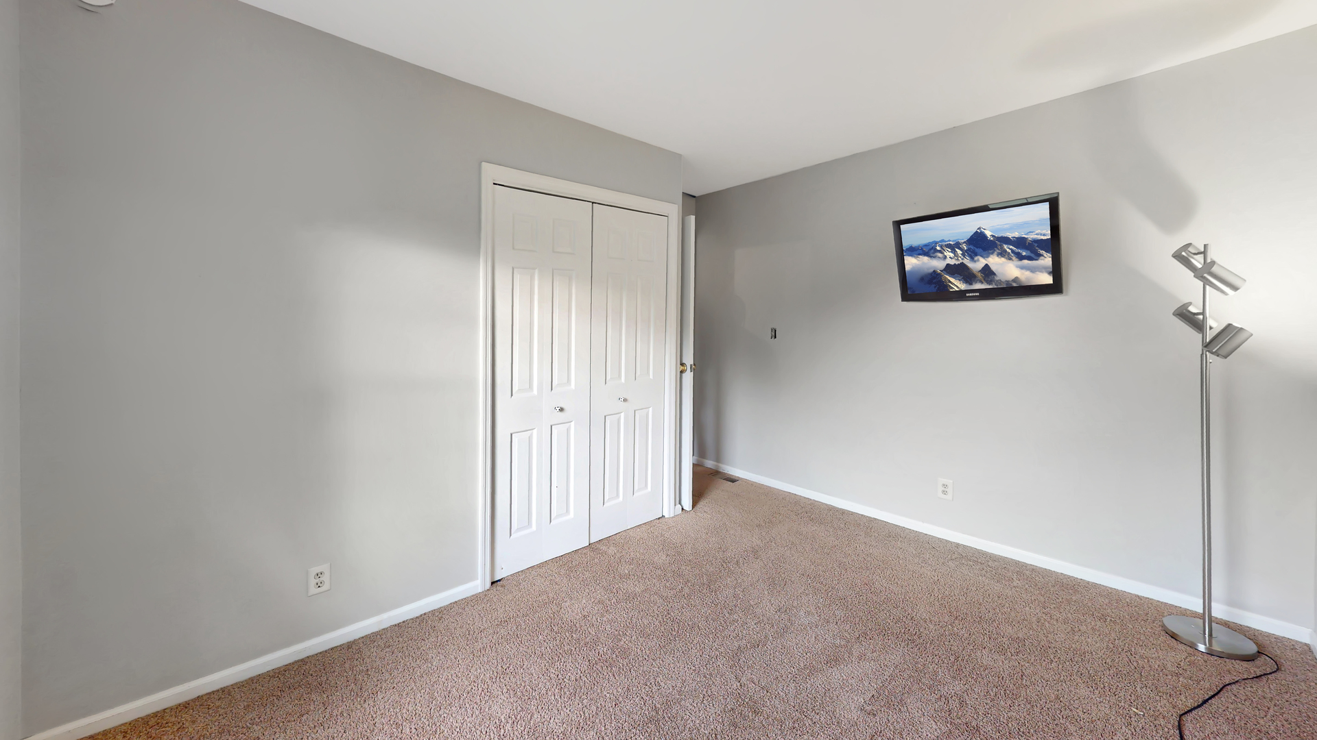 17 Basswood Court, Bristol, IL 60512