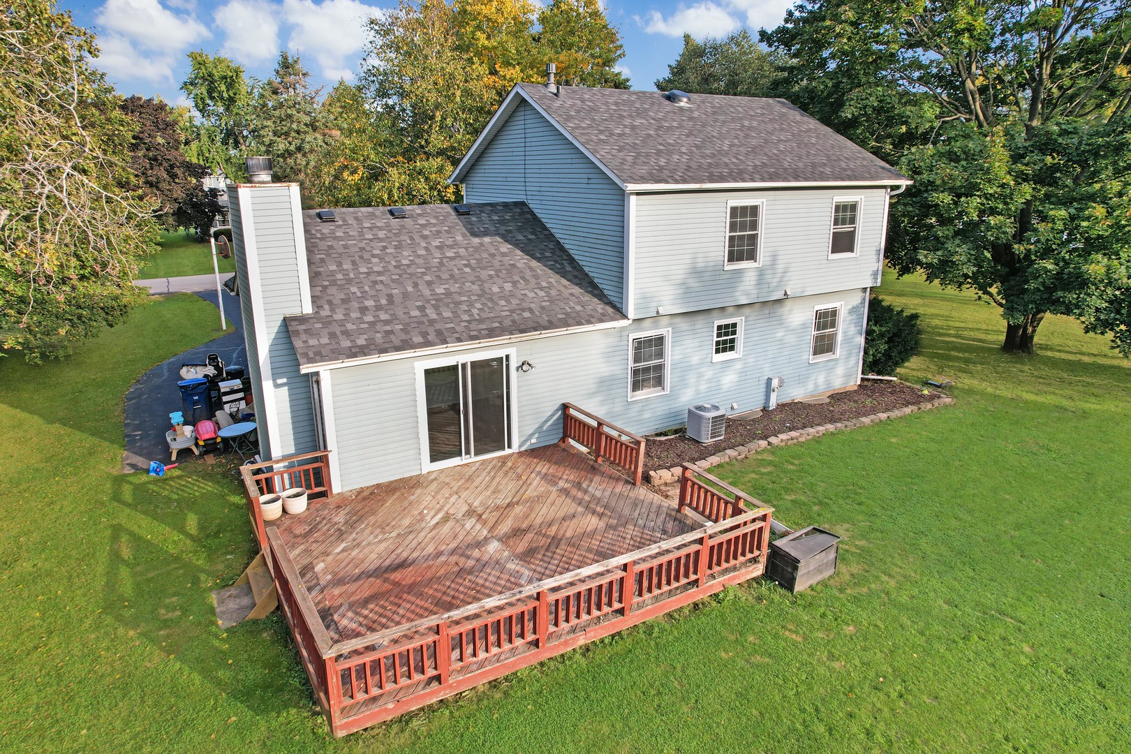 17 Basswood Court, Bristol, IL 60512