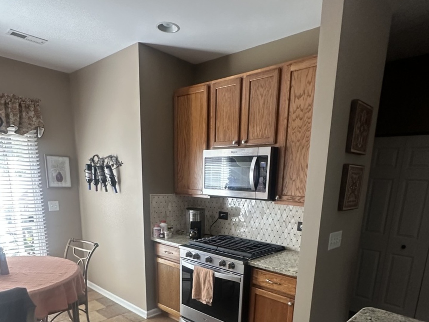 1195 Settlers Boulevard #b, Sugar Grove, IL 60554