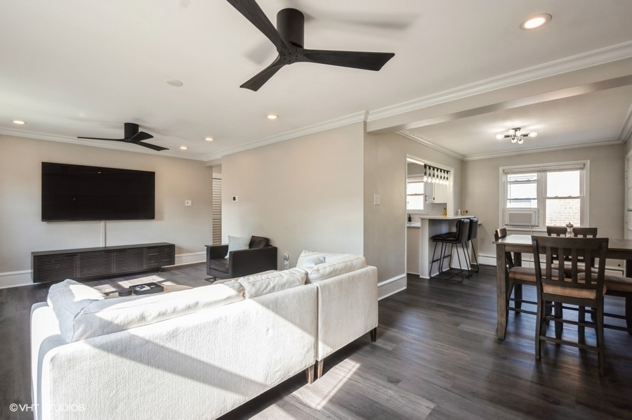 2621 W Gregory Street #2N, Chicago, IL 60625