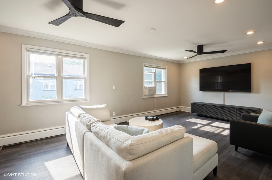 2621 W Gregory Street #2N, Chicago, IL 60625