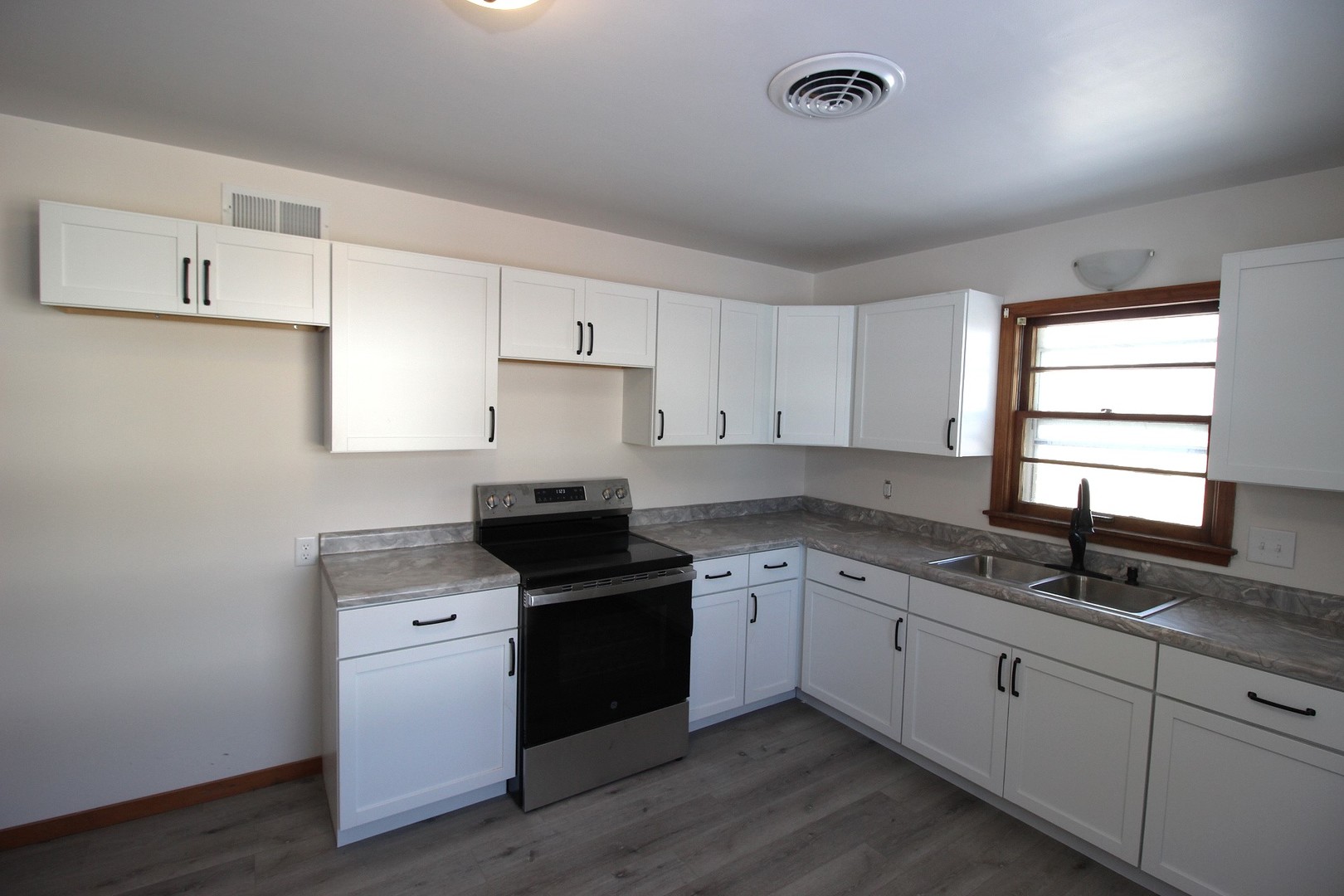 108 E Gridley Road, Gridley, IL 61744