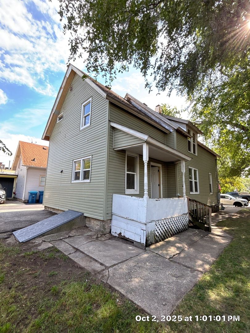 536 North Avenue, Aurora, IL 60505