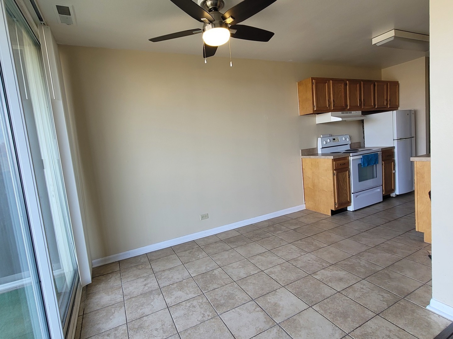 6010 oakwood Drive #5B, Lisle, IL 60532