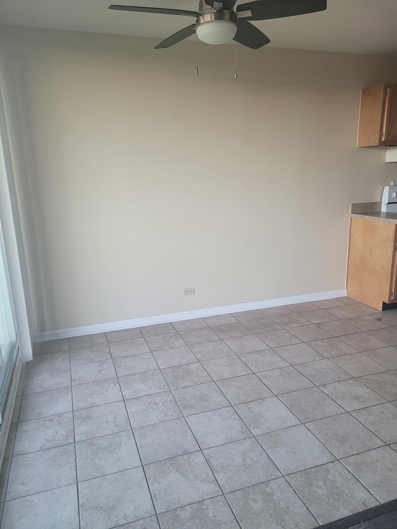 6010 oakwood Drive #5B, Lisle, IL 60532