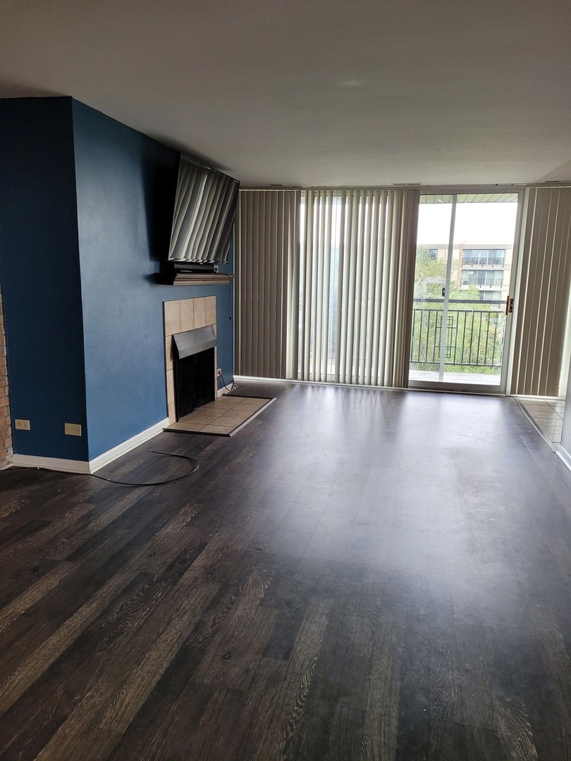 6010 oakwood Drive #5B, Lisle, IL 60532