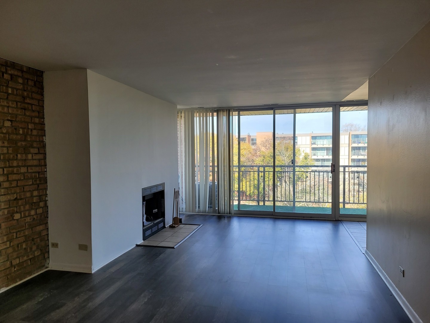 6010 oakwood Drive #5B, Lisle, IL 60532