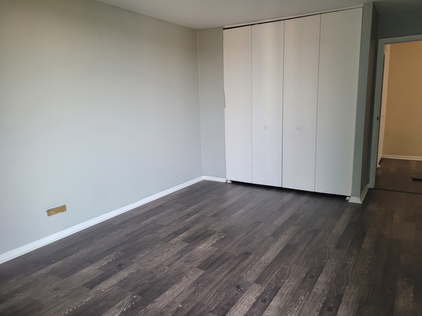 6010 oakwood Drive #5B, Lisle, IL 60532