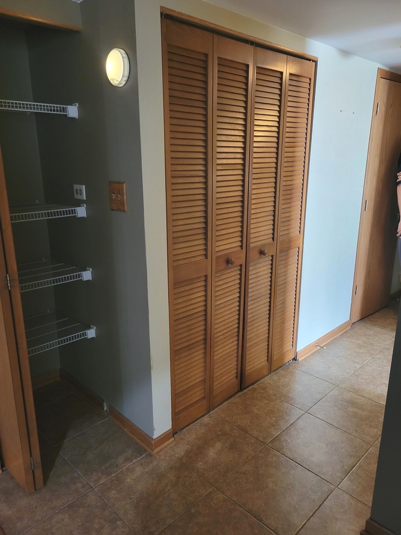 1430 Root Street, Crest Hill, IL 60403