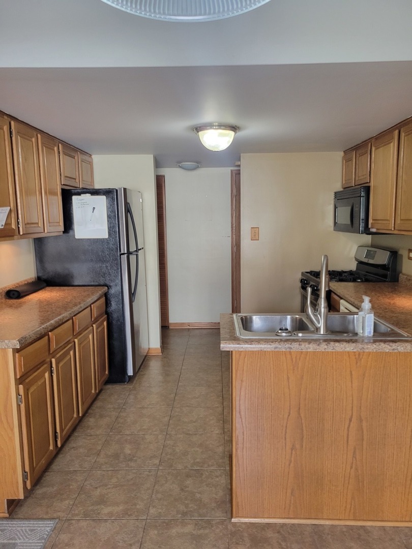 1430 Root Street, Crest Hill, IL 60403