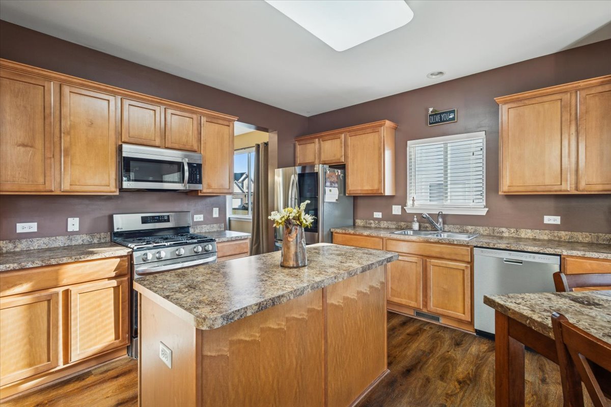 2211 Providence Way, Joliet, IL 60431