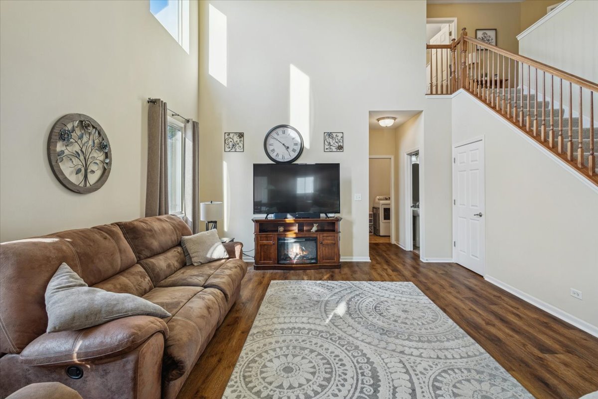 2211 Providence Way, Joliet, IL 60431