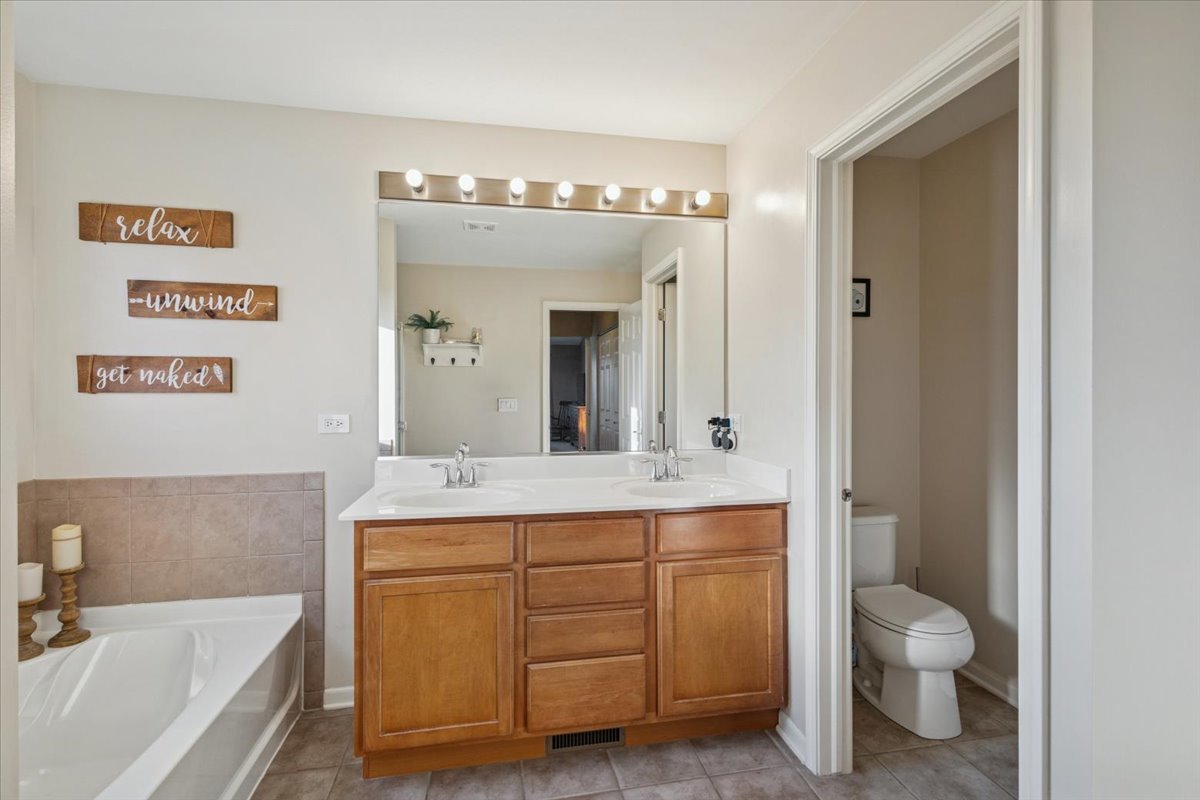 2211 Providence Way, Joliet, IL 60431