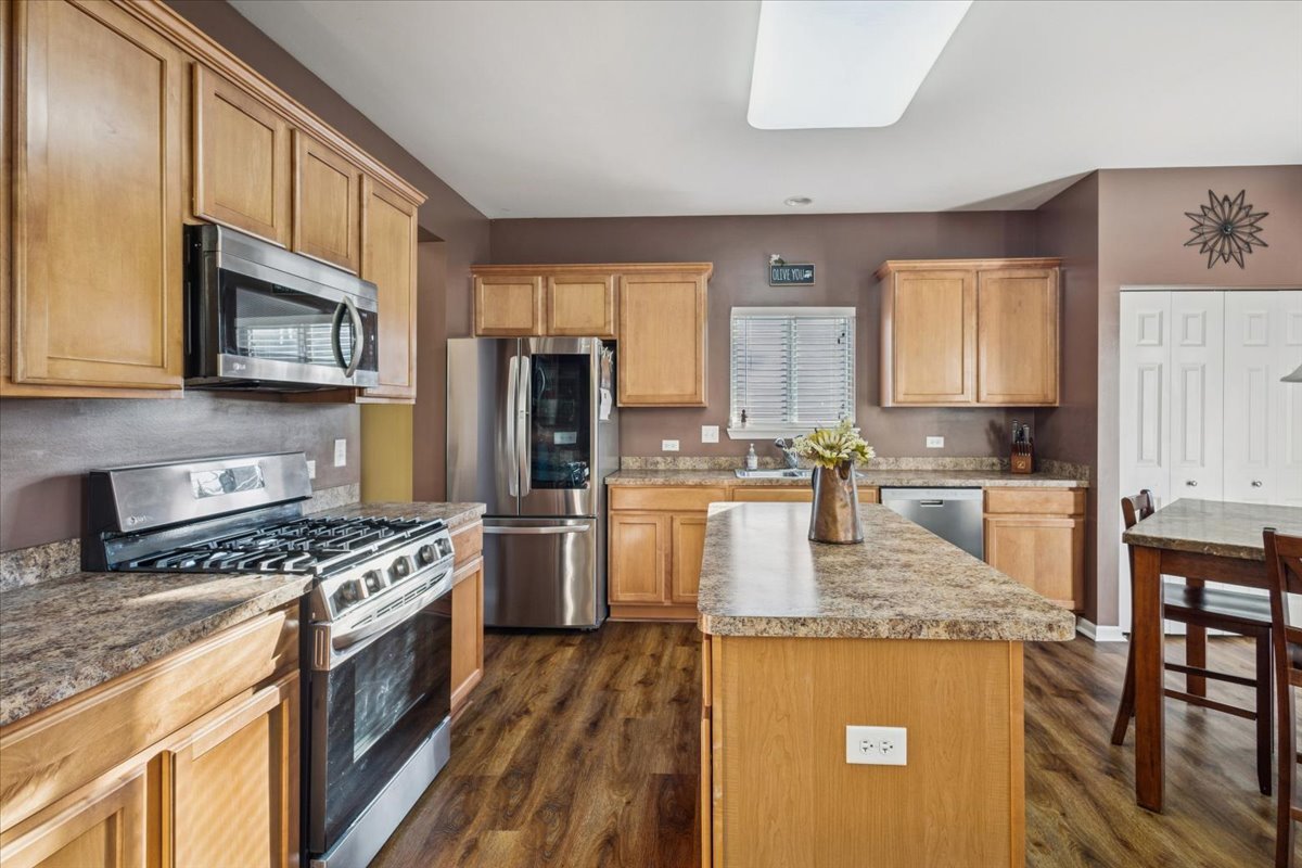 2211 Providence Way, Joliet, IL 60431