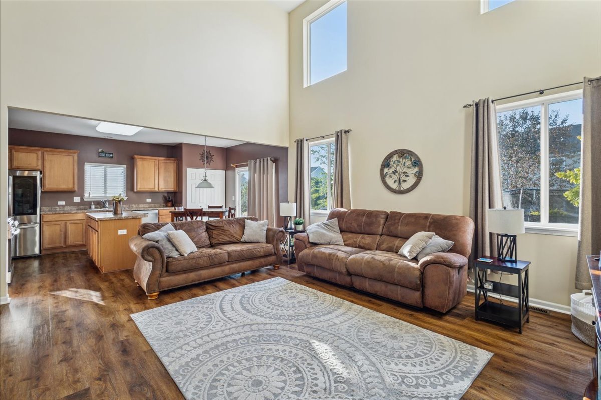 2211 Providence Way, Joliet, IL 60431