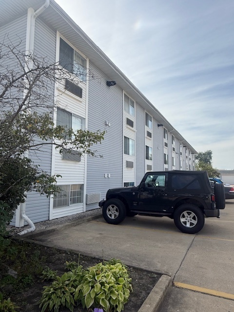 3170 W Monroe Street #309, Waukegan, IL 60085