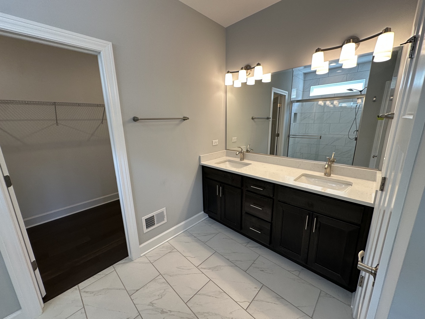 769 W Fairway Drive, Addison, IL 60101