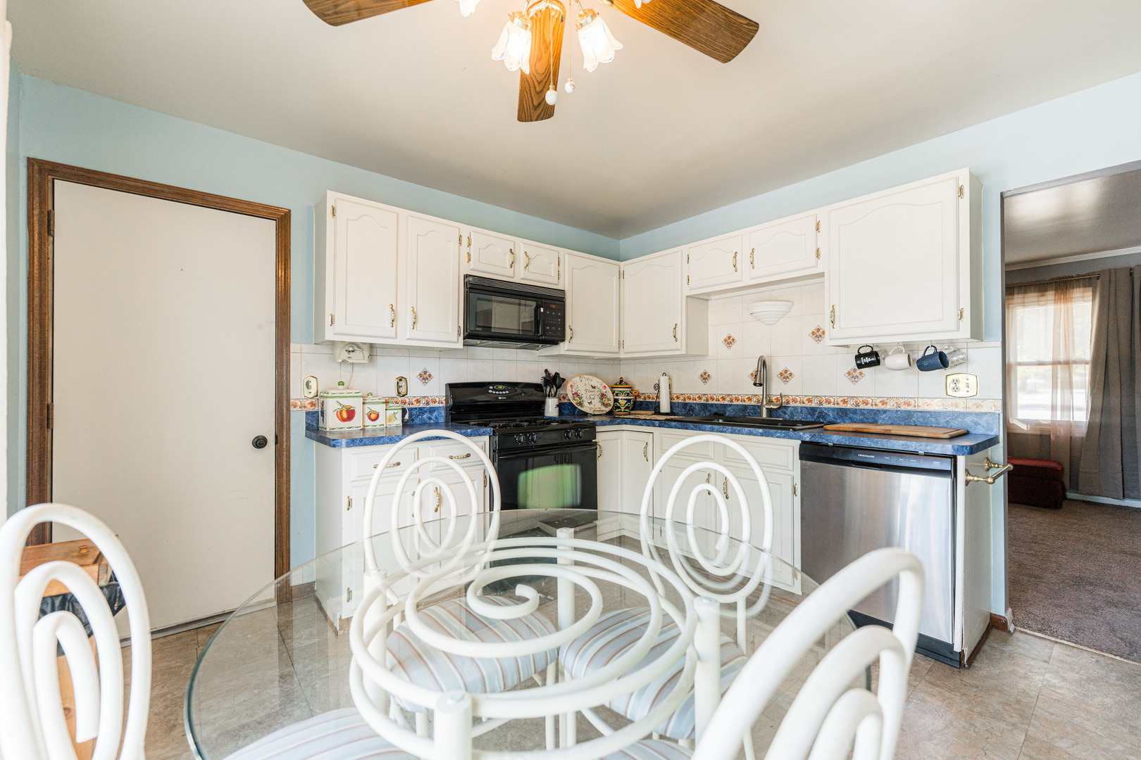 820 Shady Lane, Aurora, IL 60506