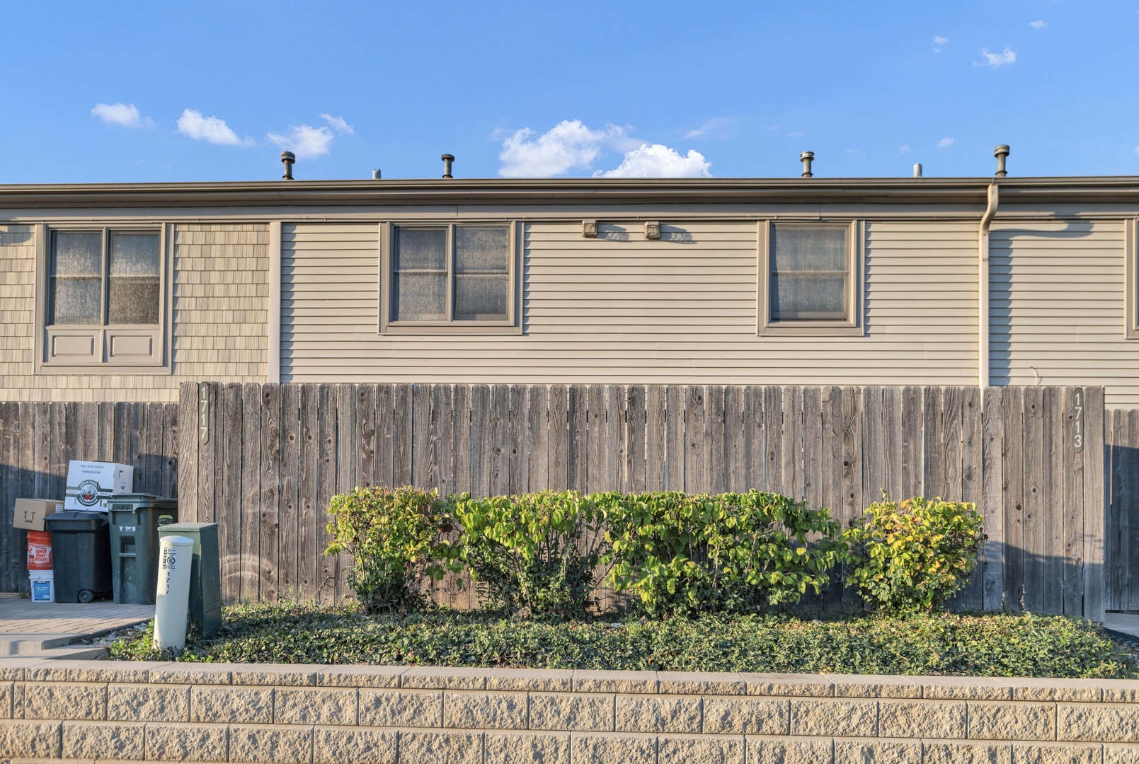 1717 Bristol Walk, Hoffman Estates, IL 60169
