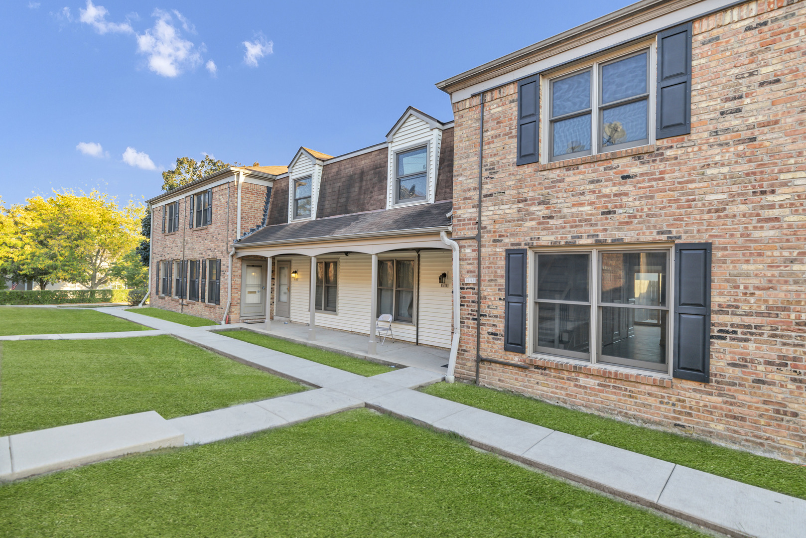 1717 Bristol Walk, Hoffman Estates, IL 60169