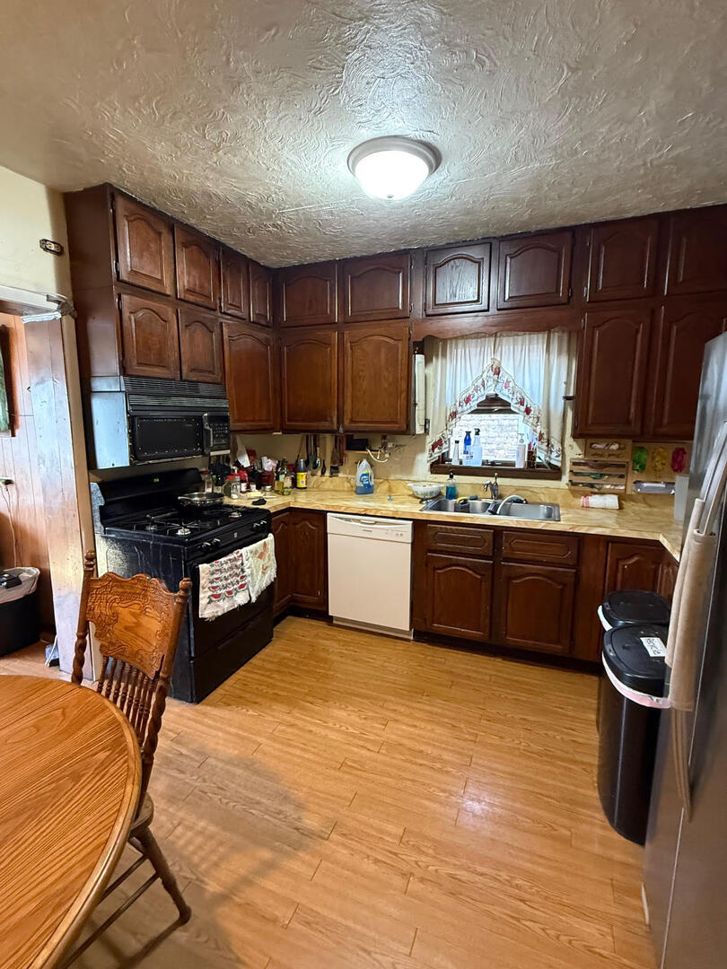 7871 W Oakleaf Avenue, Elmwood Park, IL 60707