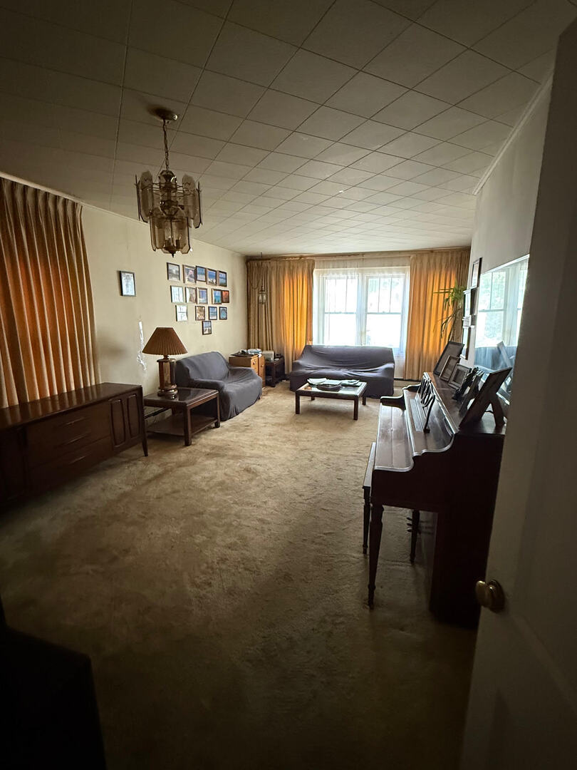 7871 W Oakleaf Avenue, Elmwood Park, IL 60707