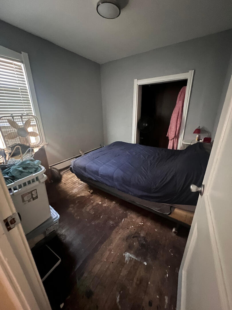 7871 W Oakleaf Avenue, Elmwood Park, IL 60707