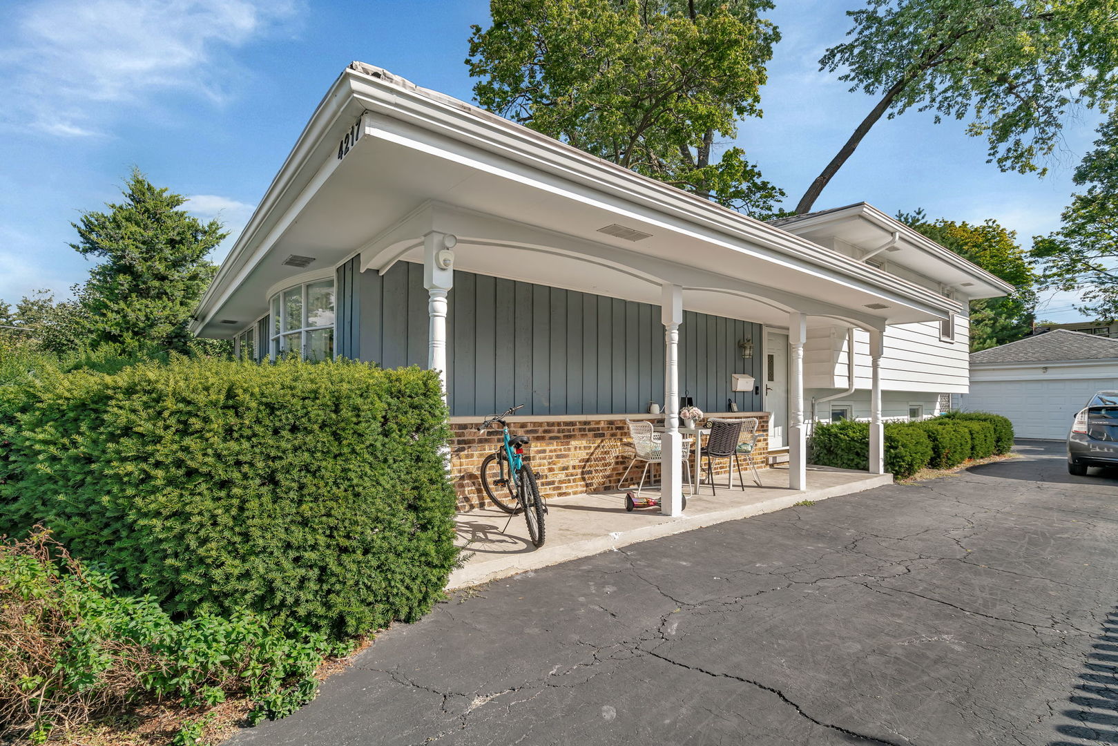 4217 Main Street, Downers Grove, IL 60515