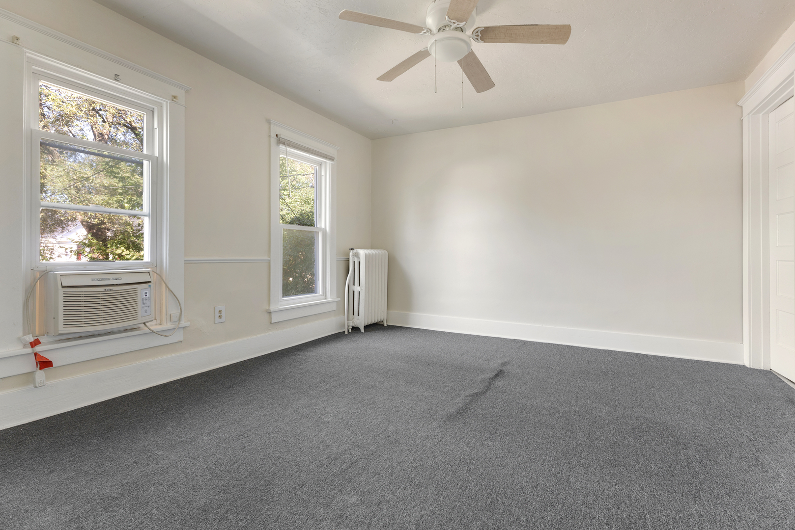 652 Hartford Avenue, Aurora, IL 60506