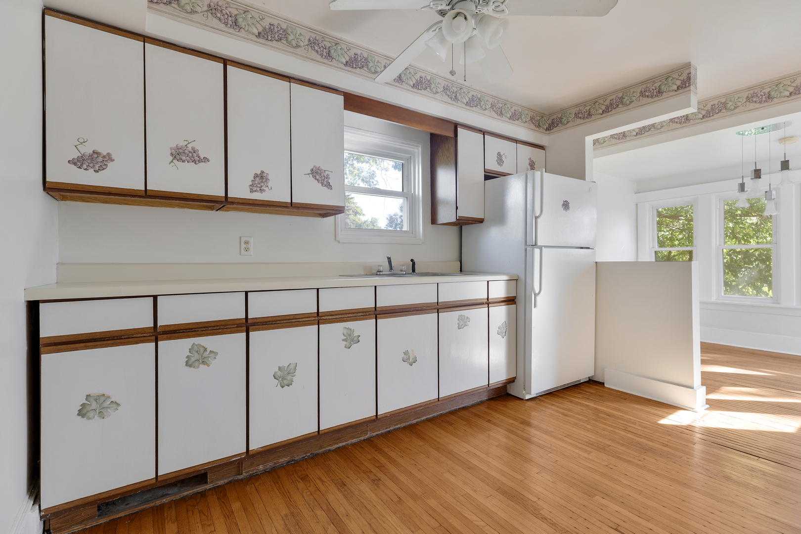 652 Hartford Avenue, Aurora, IL 60506