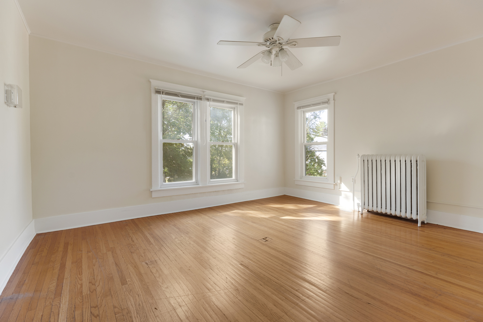 652 Hartford Avenue, Aurora, IL 60506