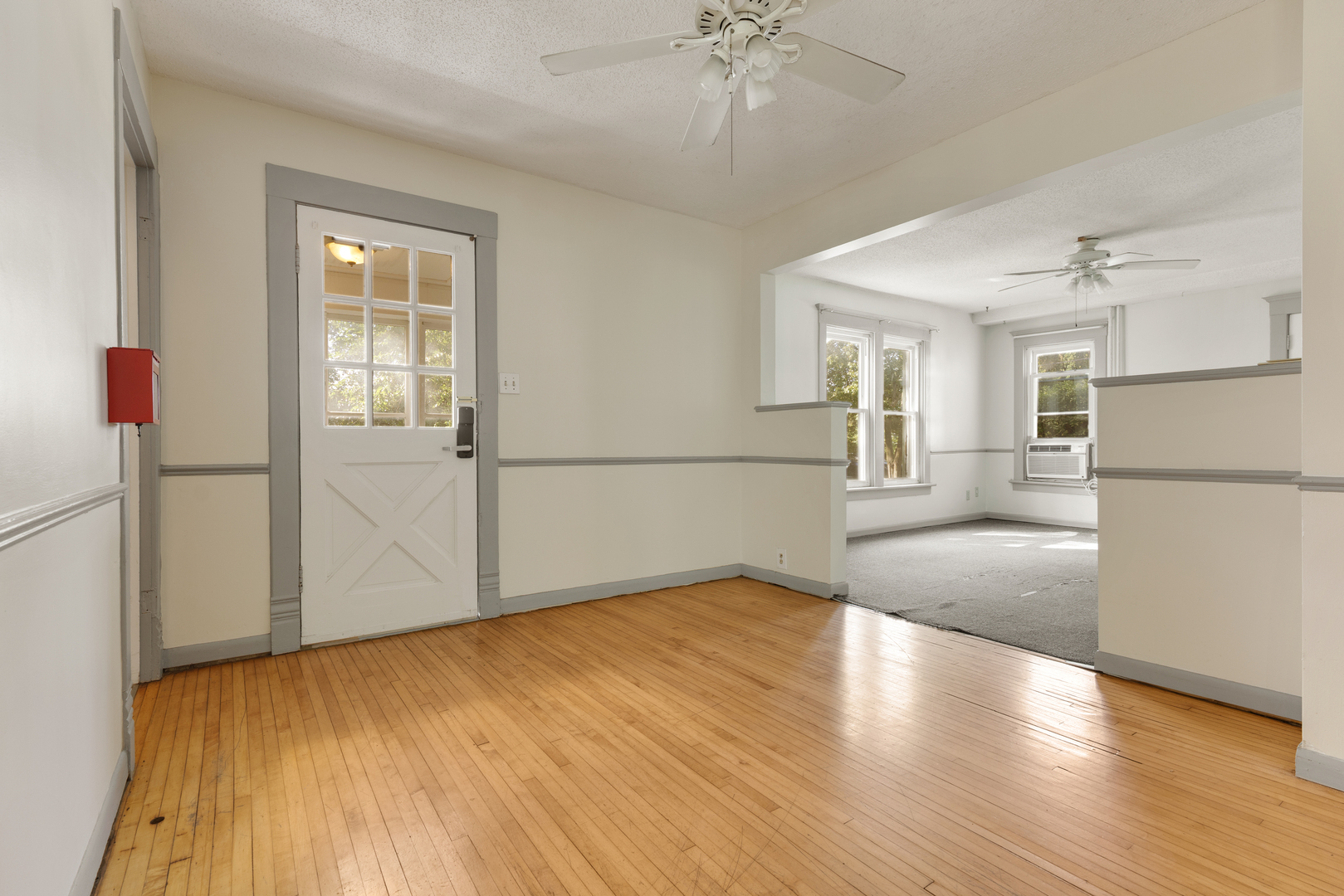 652 Hartford Avenue, Aurora, IL 60506