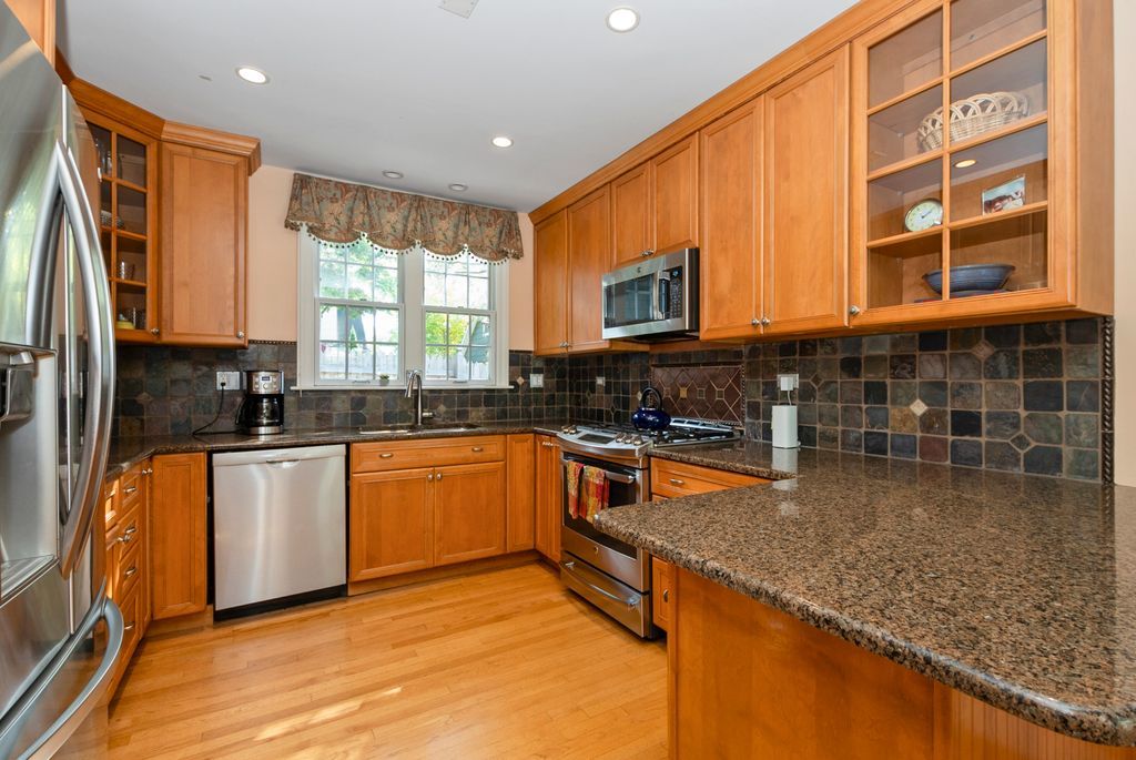 4016 Linden Avenue, Western Springs, IL 60558