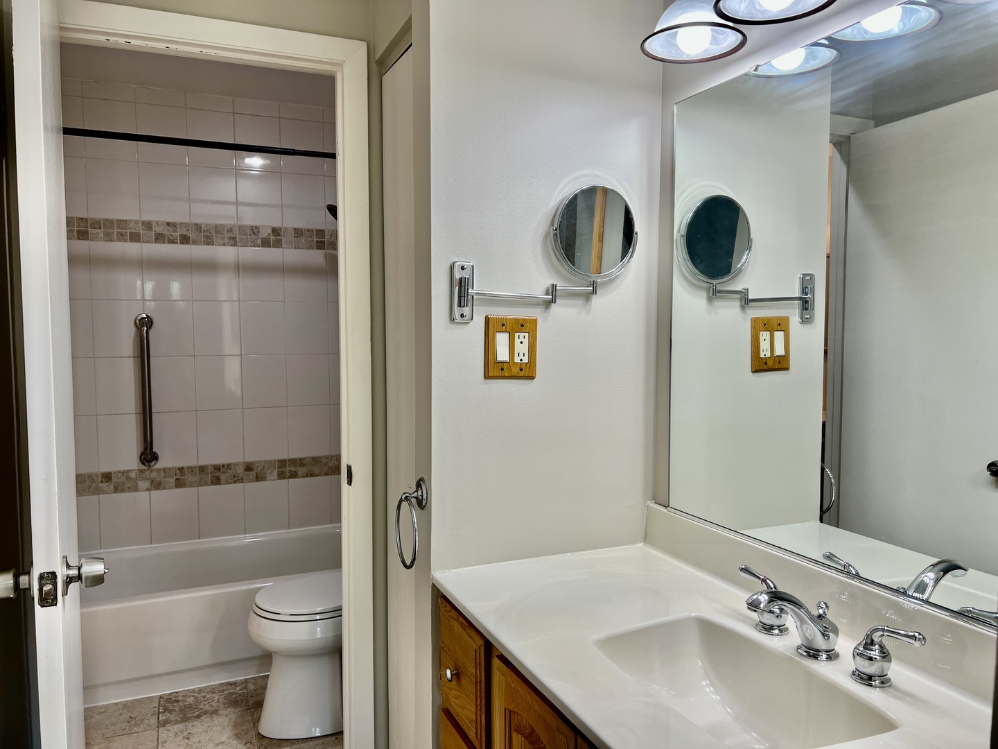 1485 Johnstown Lane #C, Wheaton, IL 60189
