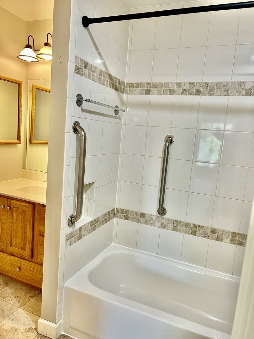 1485 Johnstown Lane #C, Wheaton, IL 60189