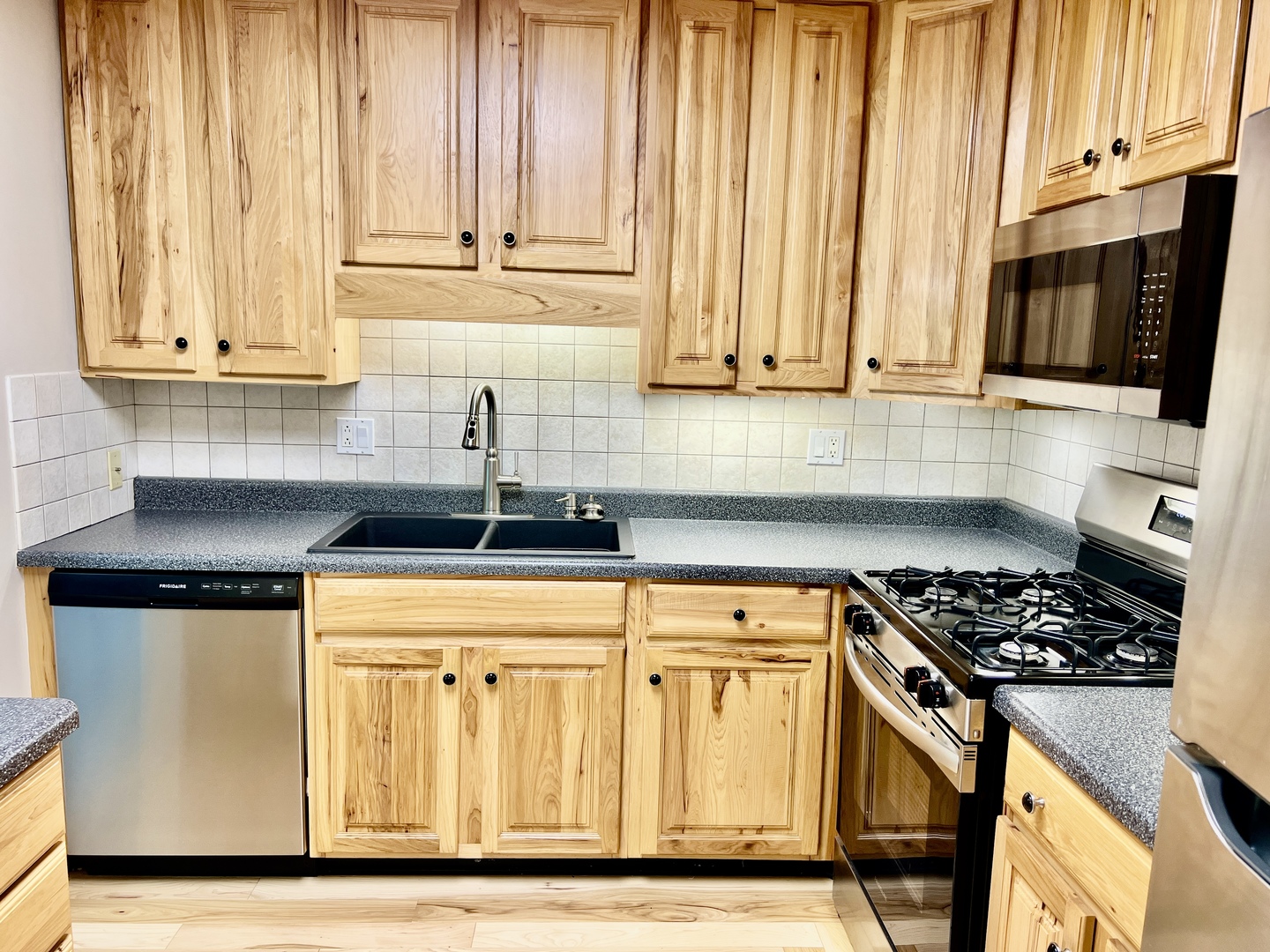 1485 Johnstown Lane #C, Wheaton, IL 60189