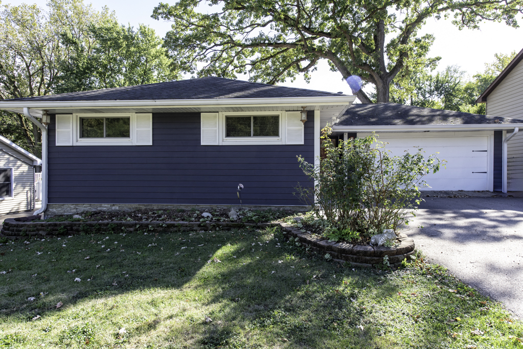 18225 W Lindenwood Drive, Grayslake, IL 60030