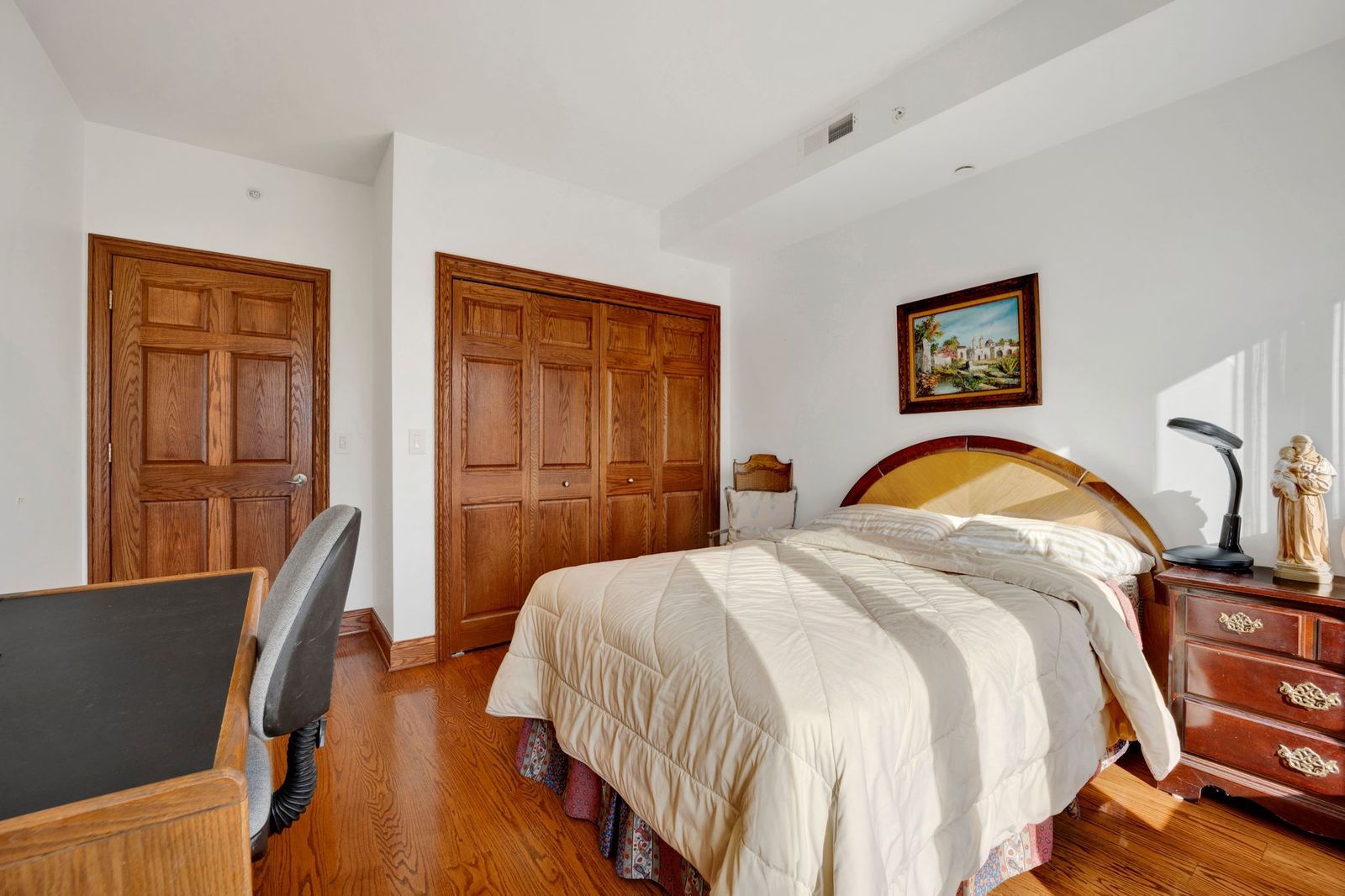 145 S York Street #322, Elmhurst, IL 60126