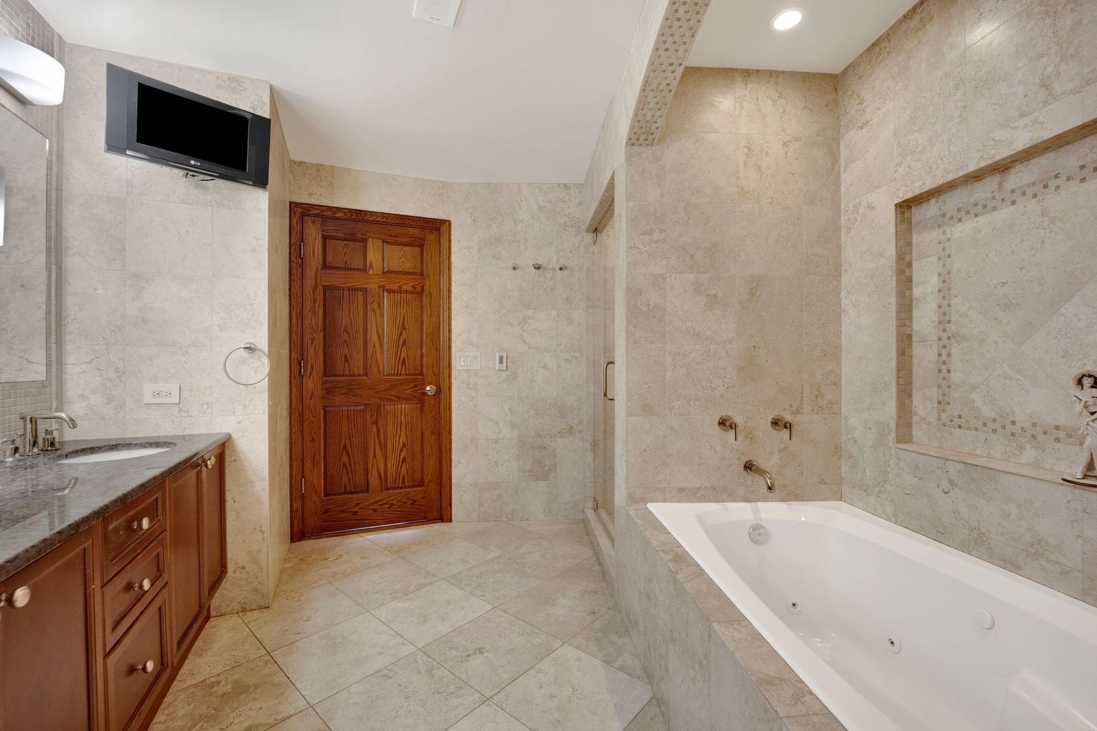 145 S York Street #322, Elmhurst, IL 60126