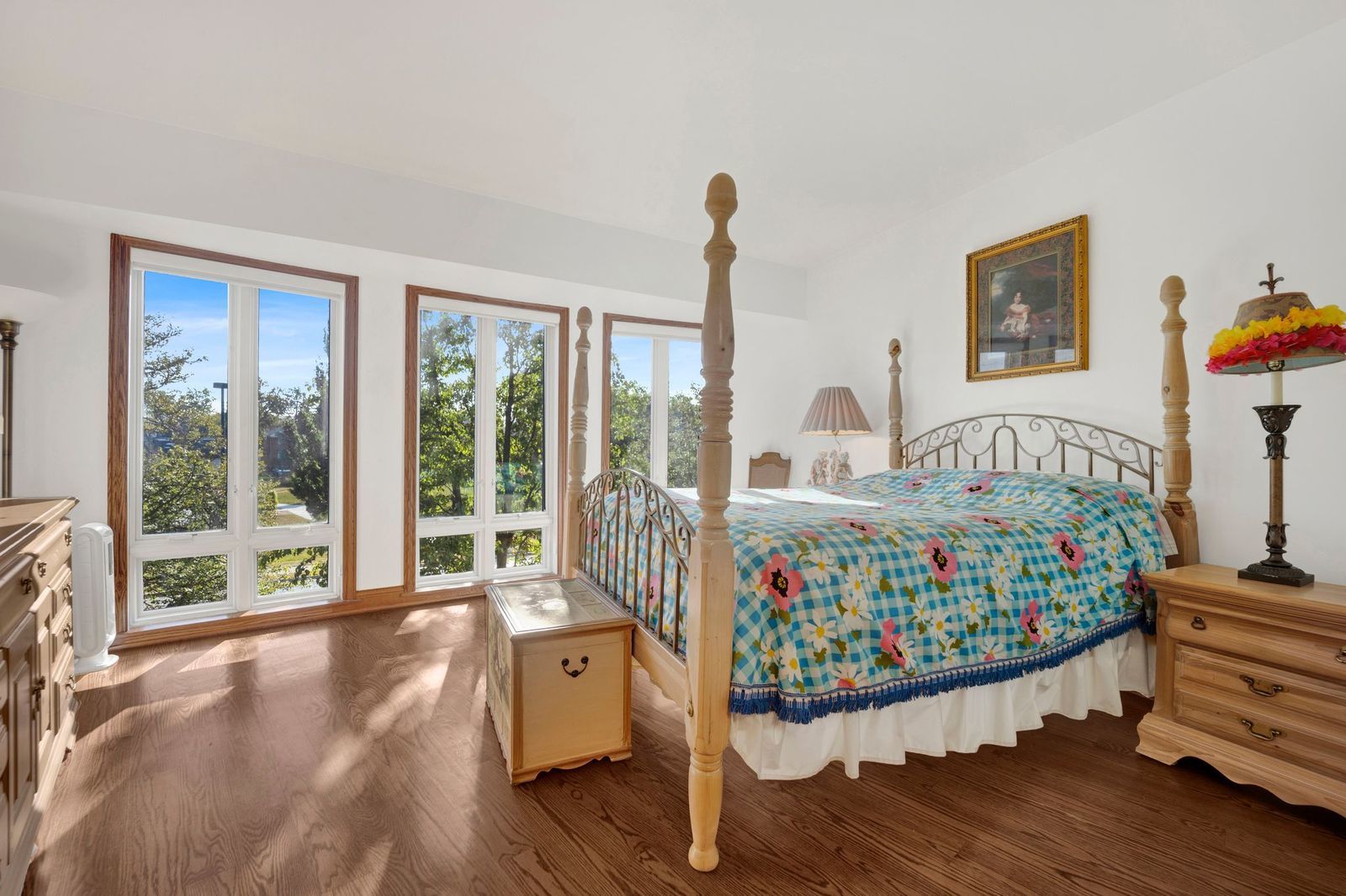 145 S York Street #322, Elmhurst, IL 60126