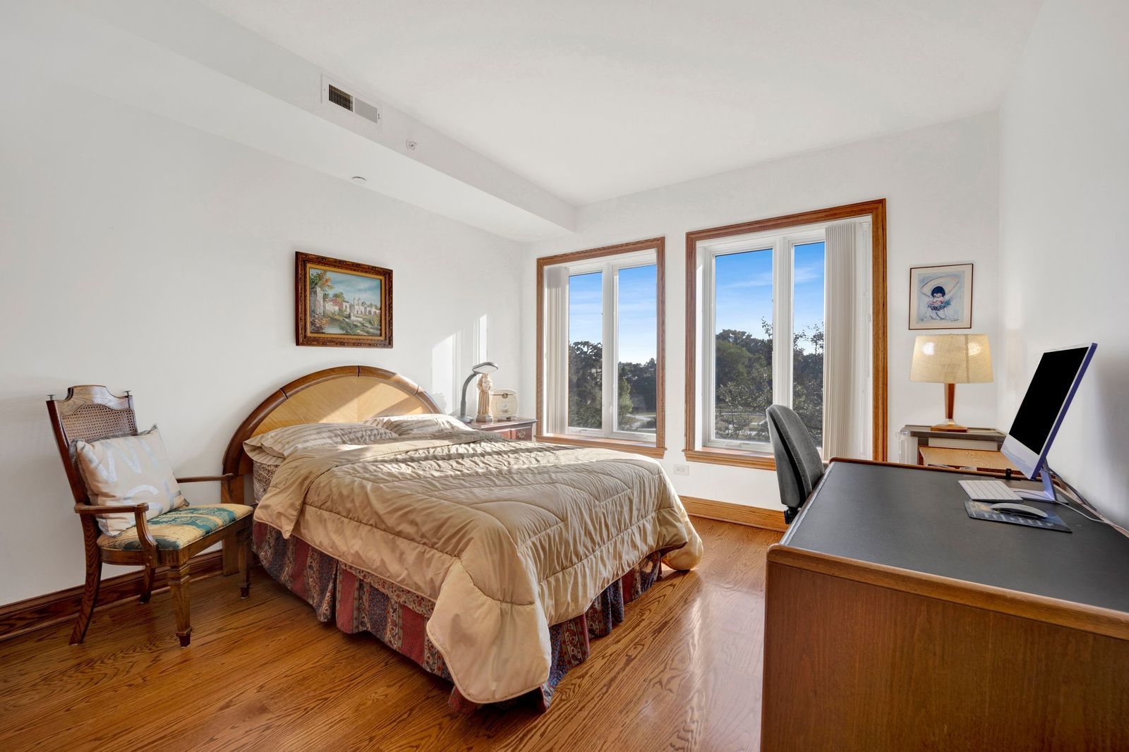 145 S York Street #322, Elmhurst, IL 60126