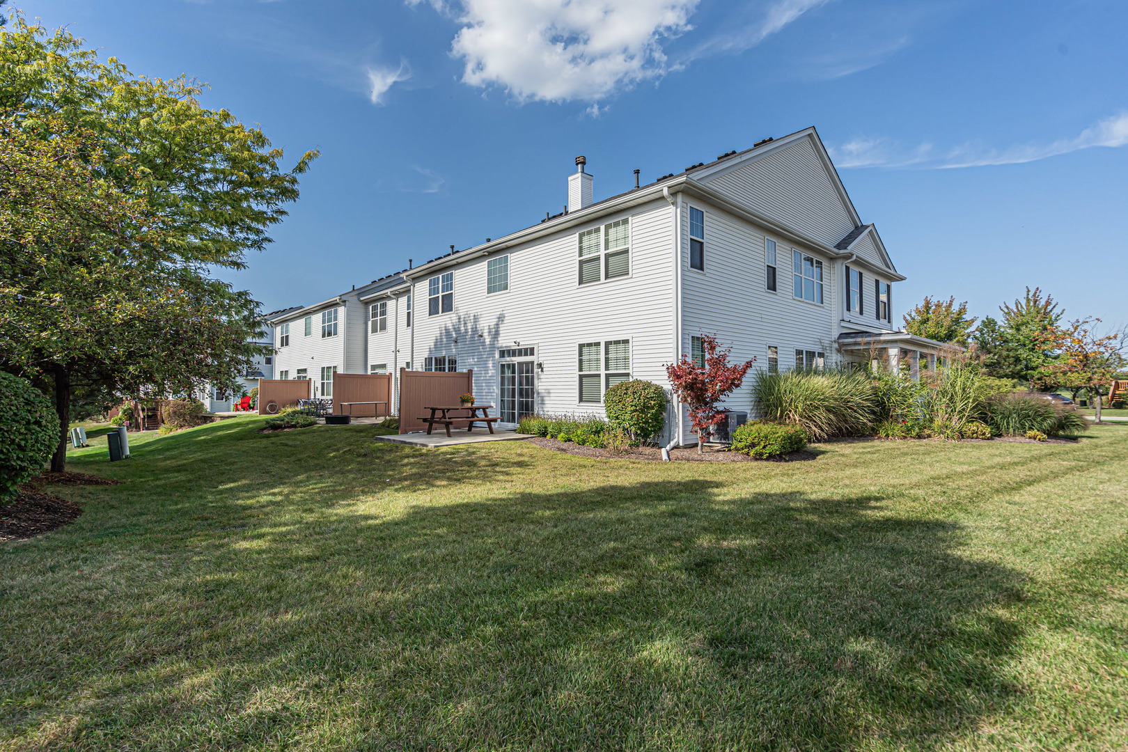 2820 Glacier Way #B, Wauconda, IL 60084