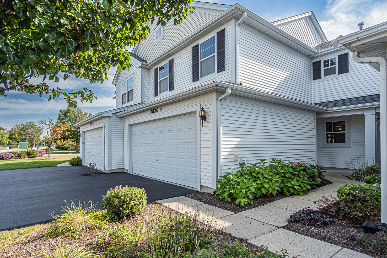 2820 Glacier Way #B, Wauconda, IL 60084